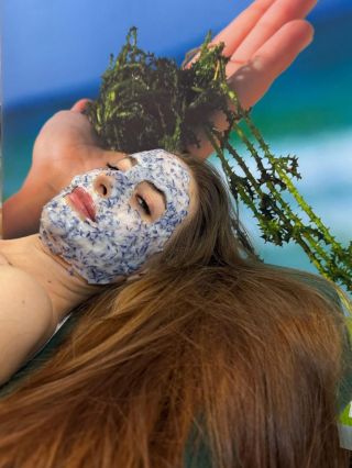 Dopřejte své pleti skutečný detox a porci živin díky profesionálním alginátovým maskám AlgiChamot. 🌿💧 Hloubková hydratace,...